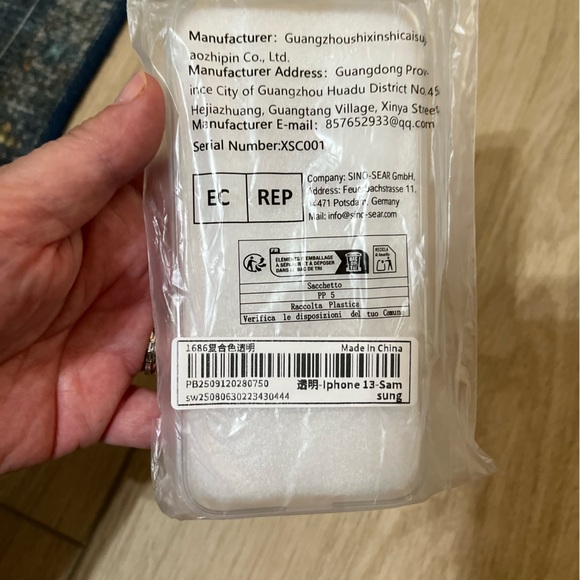 iPhone 13 Case TRANSPARENT Hedgehogs Pine Cones Snow - Picture 6 of 6